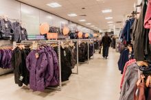 Hybrid shopping is fashion consumers' conscious choice